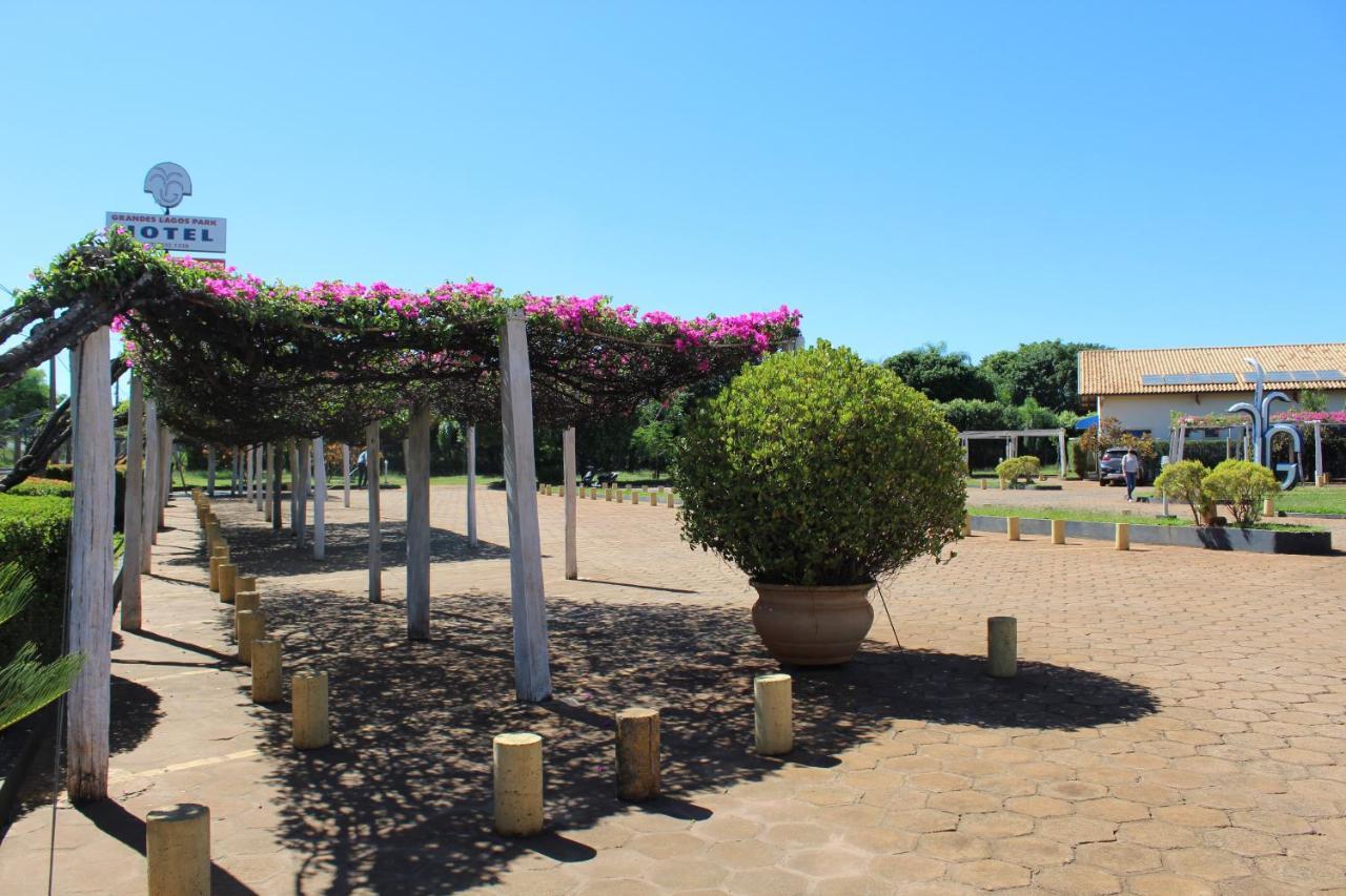 Grandes Lagos Park Hotel Jales Bagian luar foto