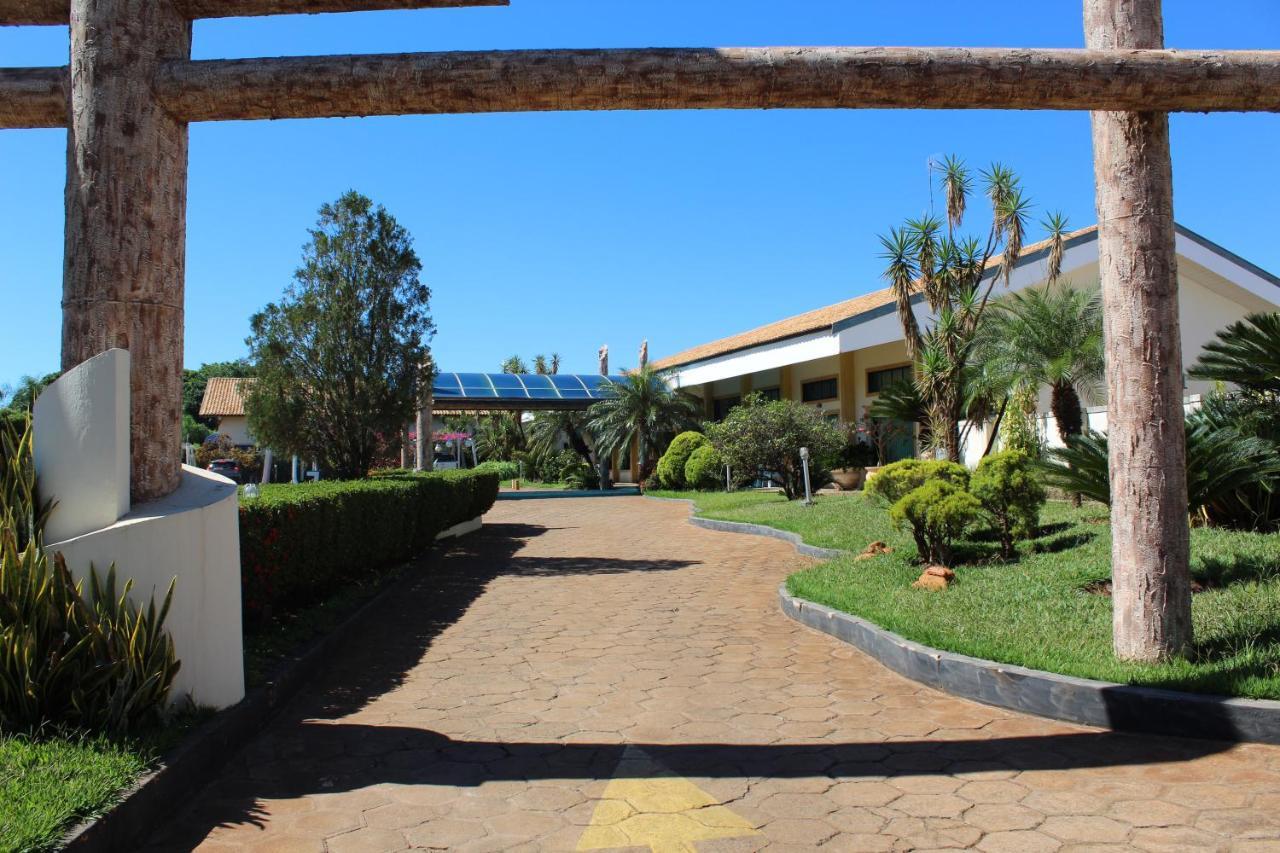 Grandes Lagos Park Hotel Jales Bagian luar foto