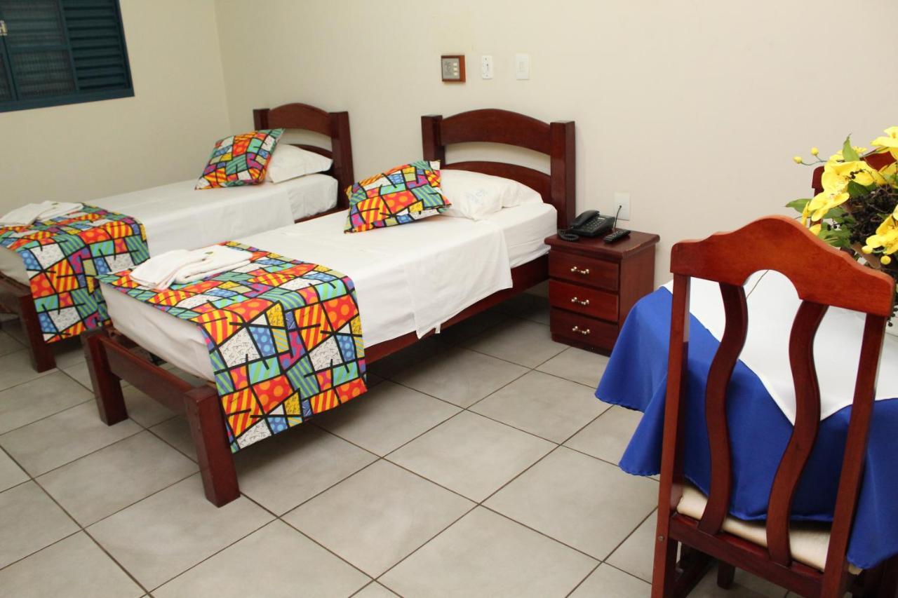 Grandes Lagos Park Hotel Jales Bagian luar foto