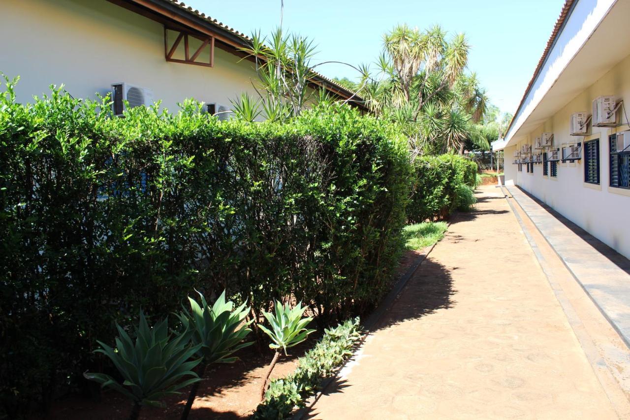 Grandes Lagos Park Hotel Jales Bagian luar foto