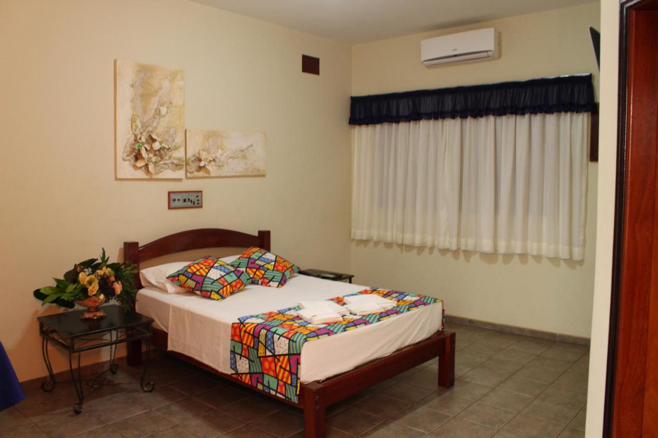 Grandes Lagos Park Hotel Jales Bagian luar foto