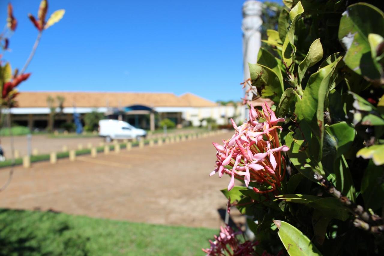 Grandes Lagos Park Hotel Jales Bagian luar foto