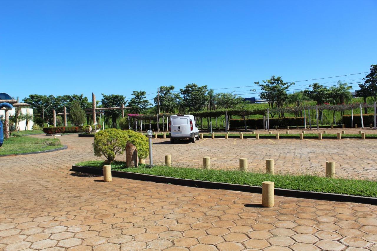Grandes Lagos Park Hotel Jales Bagian luar foto