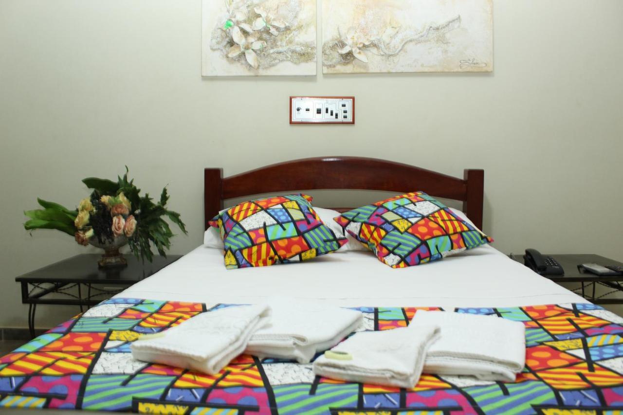 Grandes Lagos Park Hotel Jales Bagian luar foto