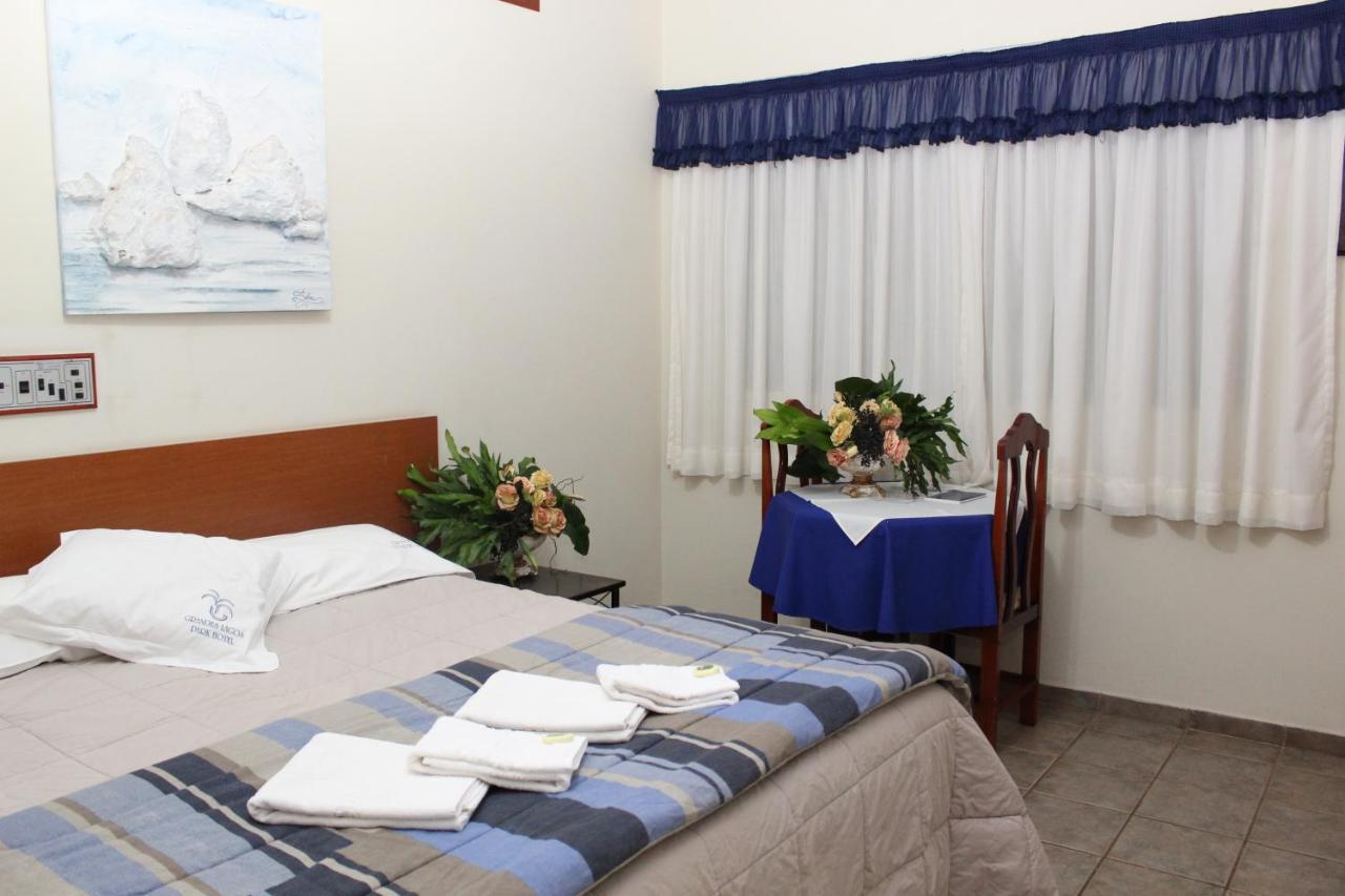 Grandes Lagos Park Hotel Jales Bagian luar foto